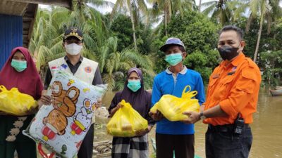 Bupati Mura Salurkan Ratusan Paket Sembako Untuk Korban Banjir