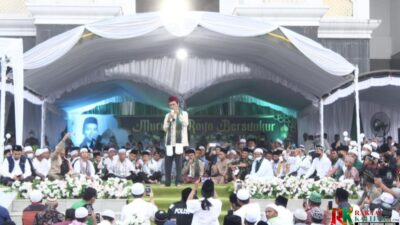 Ribuan Jemaah Hadiri Tausyiah Ustadz Abdul Somad Pada Murung Raya Bersyukur