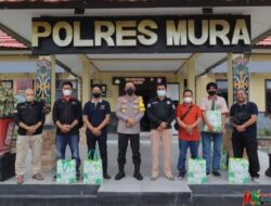 Kapolres Murung Raya Berikan Parcel Lebaran Untuk Insan Pers