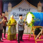 Semarakan Bulan Suci Ramadan, Bupati Kotim Buka Pasar Ramadhan