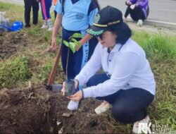 Peringati Hardiknas Ketua DPRD Kotim Ajak Menanam Pohon