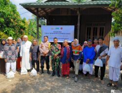 Bersama TNI dan POLRI, PT IMK salurkan bantuan di kegiatan Jumat Berkah