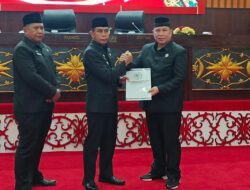 DPRD Serahkan Rekomendasi Catatan Terhadap LKPJ Pemkab Mura 2023