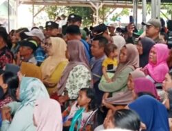 Warga Padati Pasar Murah di Kelurahan Puruk Cahu Seberang