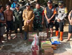 Pj Bupati Bersama Unsur Forkopimda Salurkan Bantuan Banjir