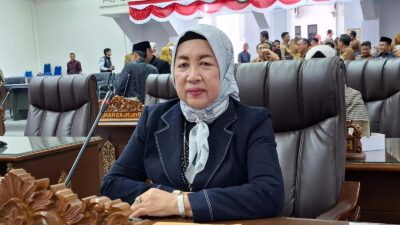 WAKIL KETUA KOMISI III DPRD BARITO UTARA – Rujana Anggraini, S.E saat mengikuti Rapat di DPRD setempat, belum lama ini.