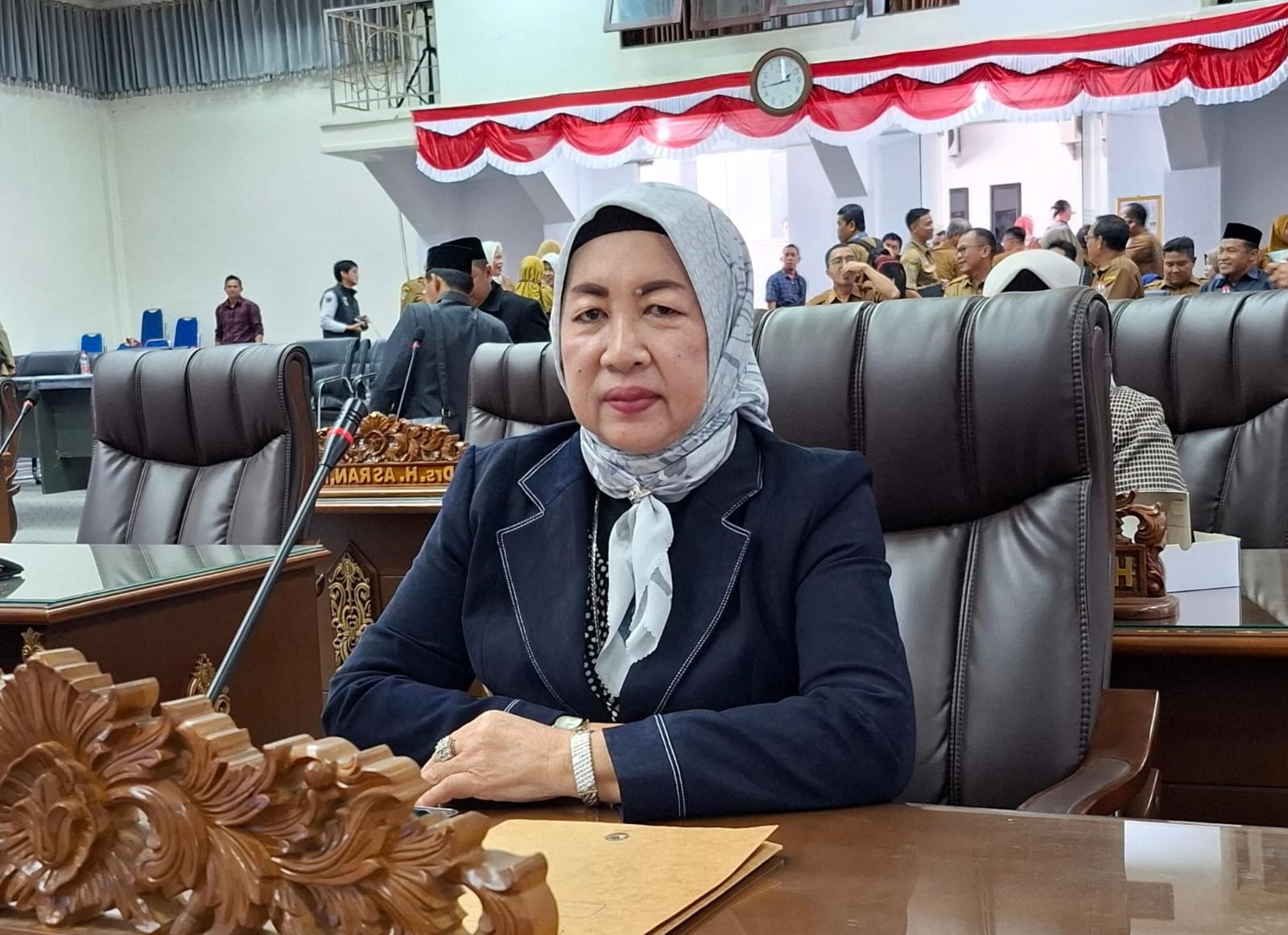 WAKIL KETUA KOMISI III DPRD BARITO UTARA – Rujana Anggraini, S.E saat mengikuti Rapat di DPRD setempat, belum lama ini.